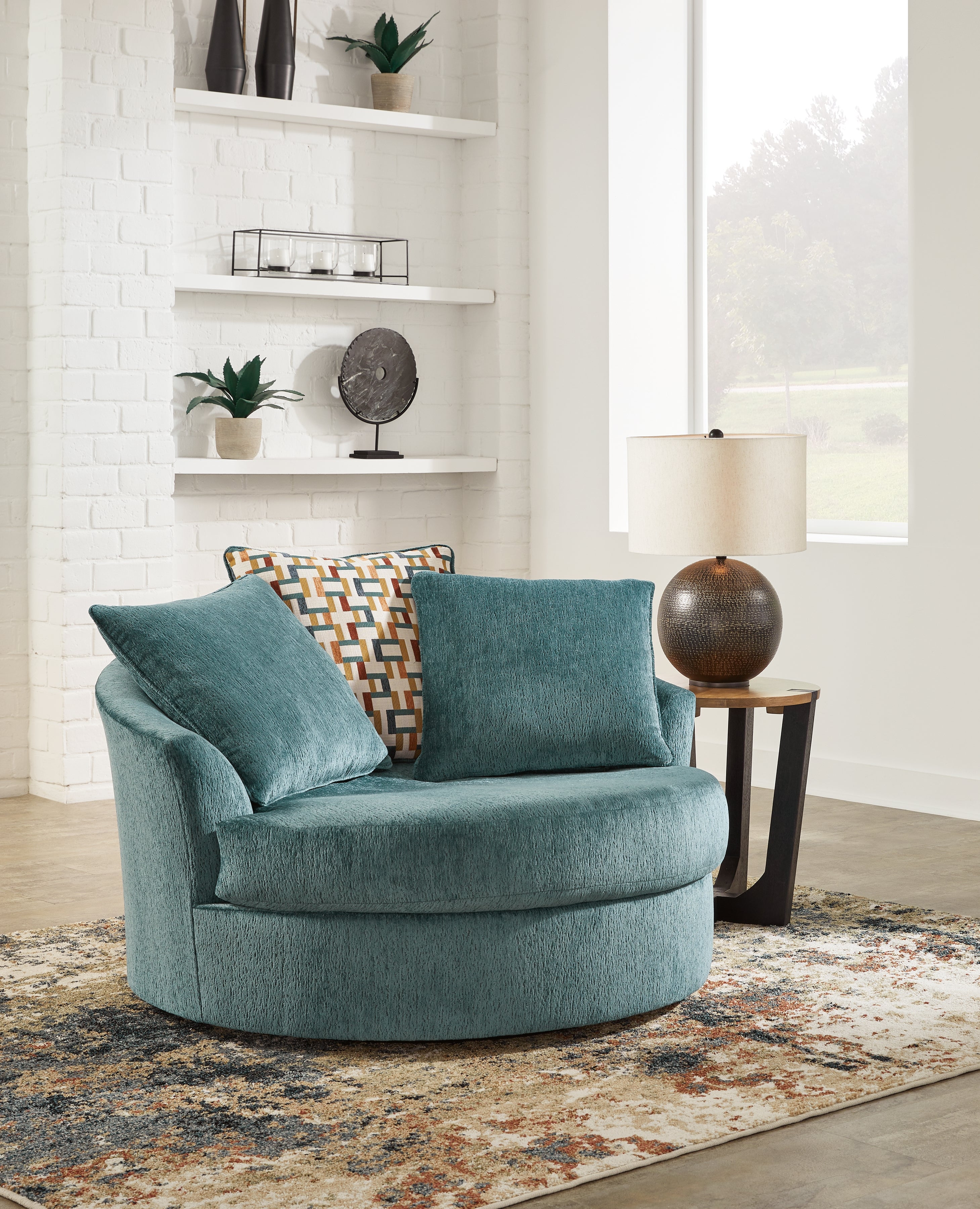 Homestyle Furniture - Ashley Furniture - Laylabrook Oversized Swivel Accent Chair - Oversized Swivel Accent Chair - 9220621