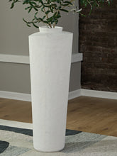 Homestyle Furniture - Ashley Furniture - Flurinworth Vase - Vase - A2000769