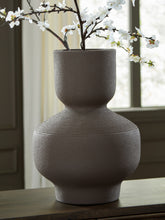 Homestyle Furniture - Ashley Furniture - Dalsen Vase - Vase - A2000873