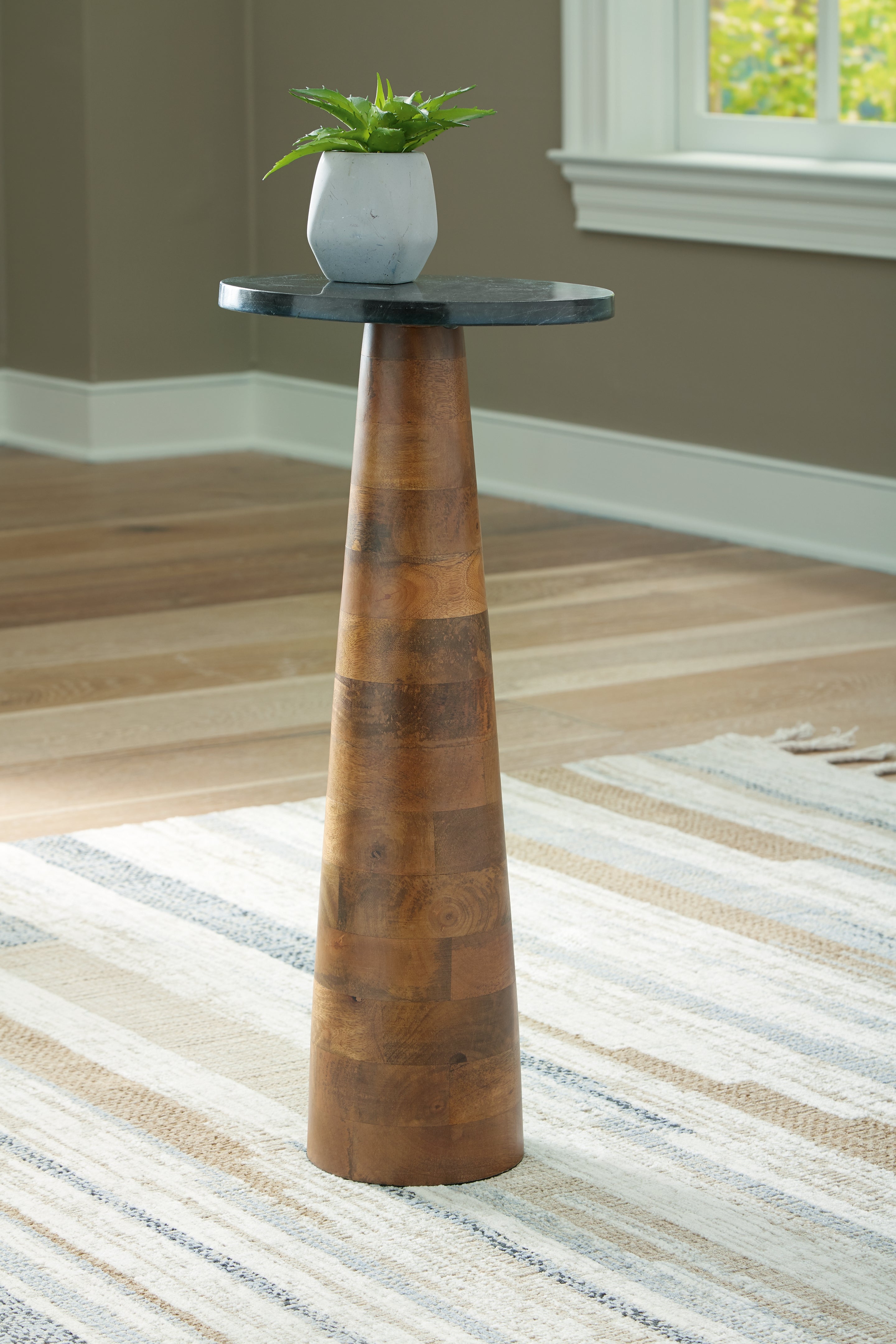 Homestyle Furniture - Ashley Furniture - Quinndon Accent Table - Accent Table - A4000633