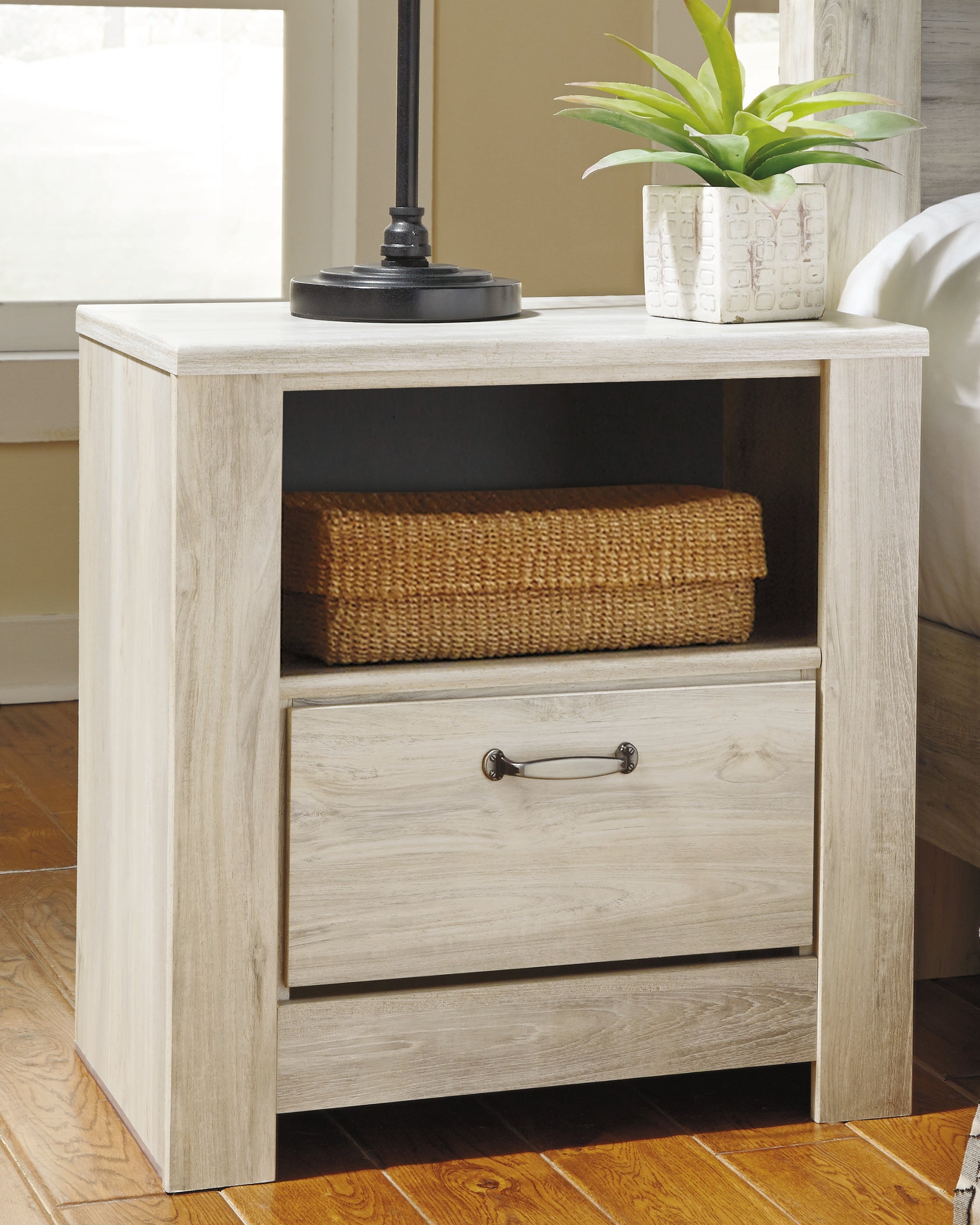 Homestyle Furniture - Ashley Furniture - Bellaby Nightstand - One Drawer Night Stand - B331-91