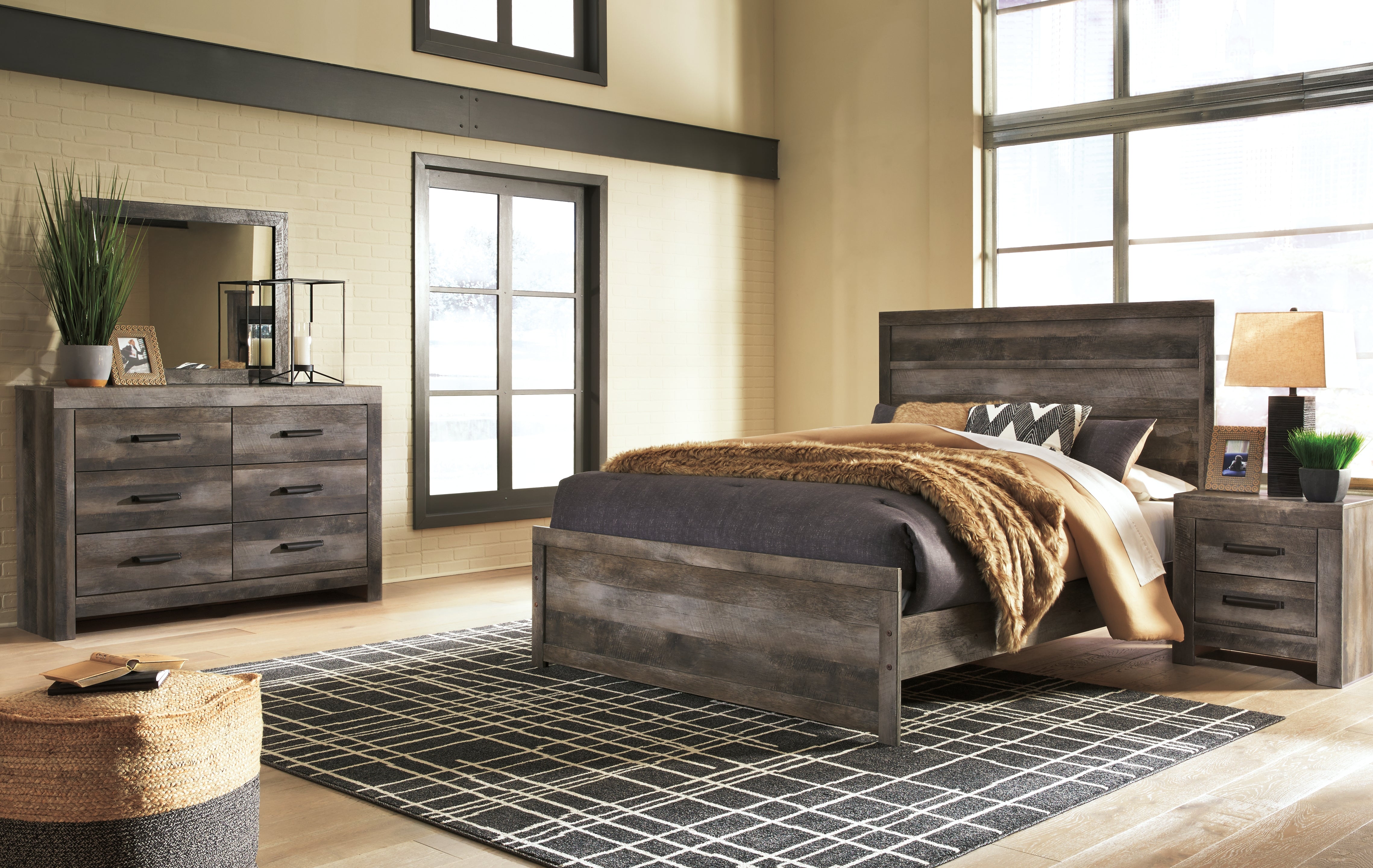 Homestyle Furniture - Ashley Furniture - Wynnlow Queen Panel Bed, Dresser, Mirror, and Nightstand - Queen Panel Bed, Dresser, Mirror, and Nightstand - B440B25