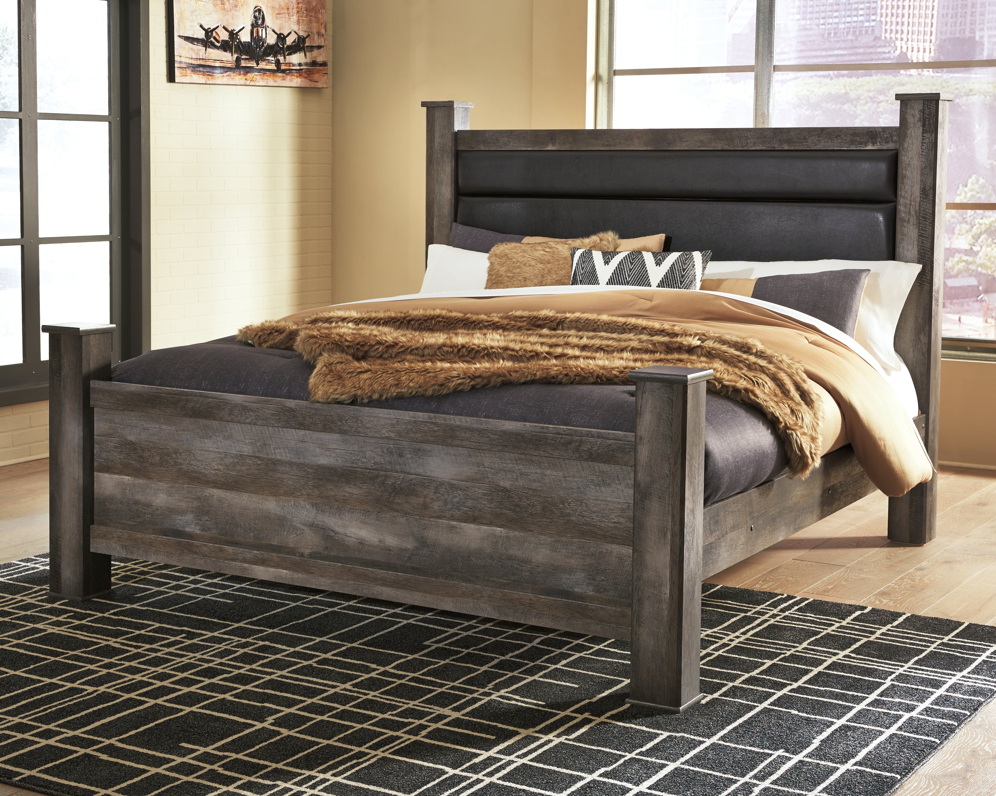 Homestyle Furniture - Ashley Furniture - Wynnlow King Poster Bed - King Poster Bed - B440B6