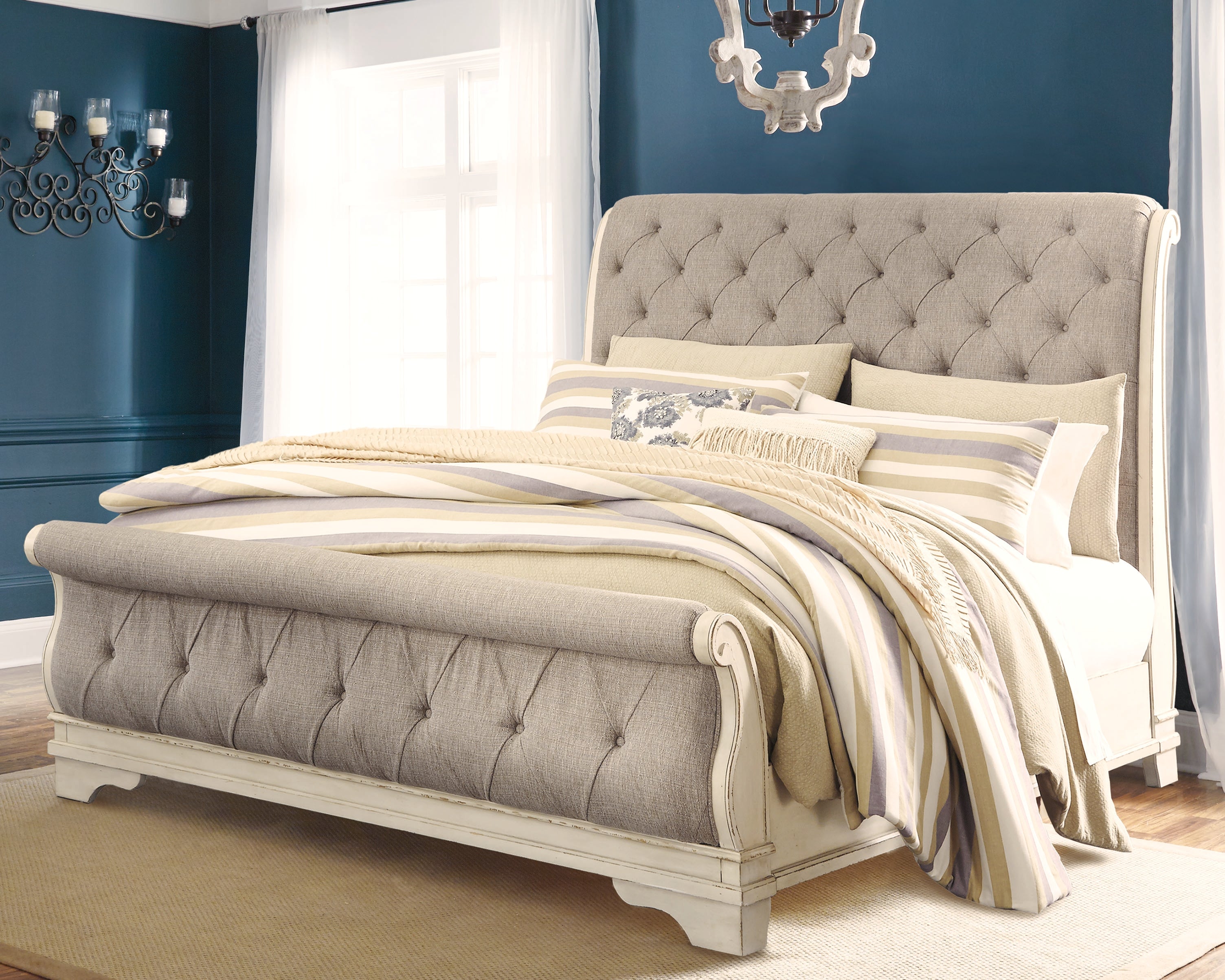 Homestyle Furniture - Ashley Furniture - Realyn Queen Sleigh Bed - Queen Sleigh Bed - B743B4