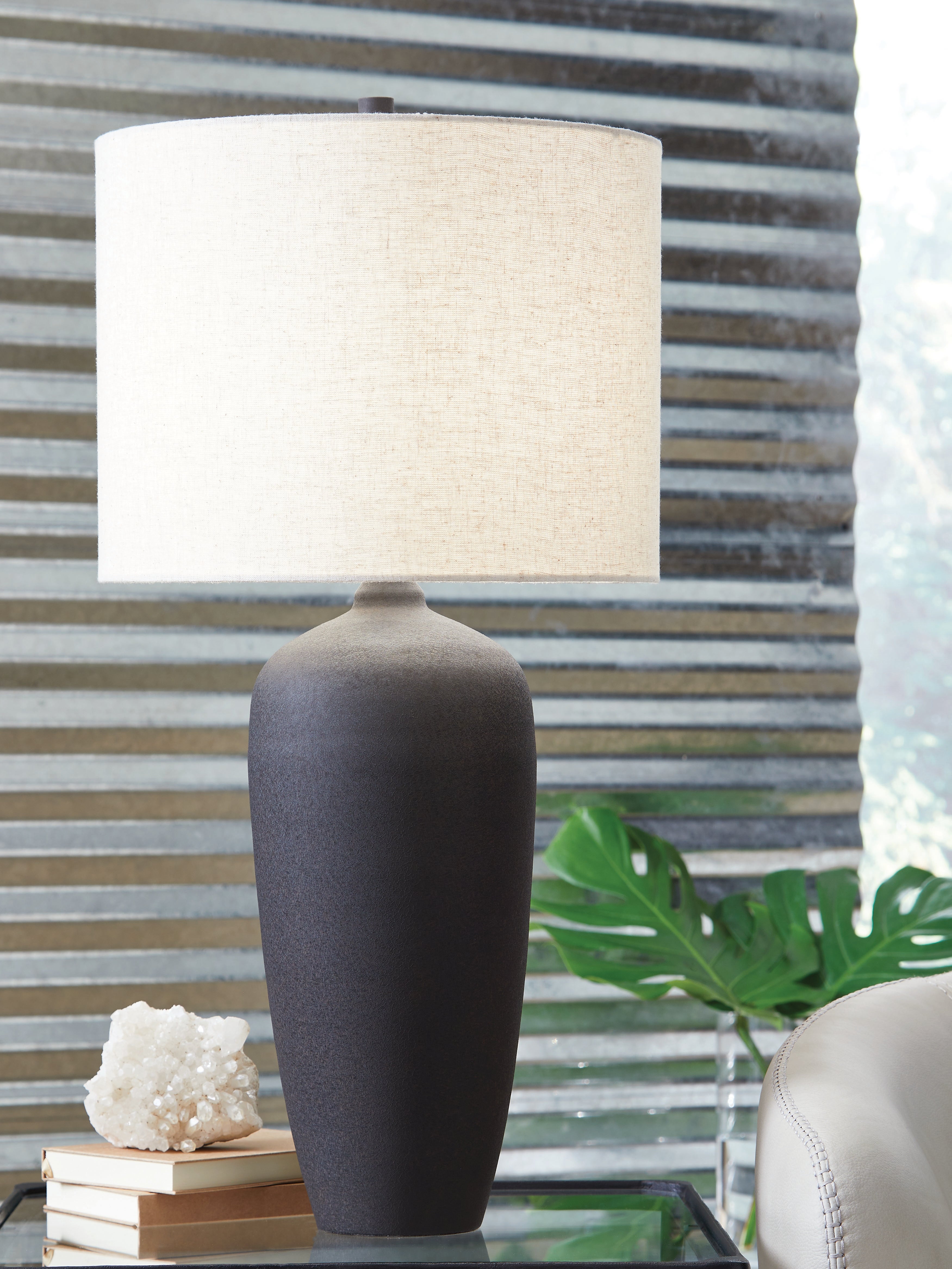Homestyle Furniture - Ashley Furniture - Ryenburg Table Lamp - Metal Table Lamp (1/CN) - L207584