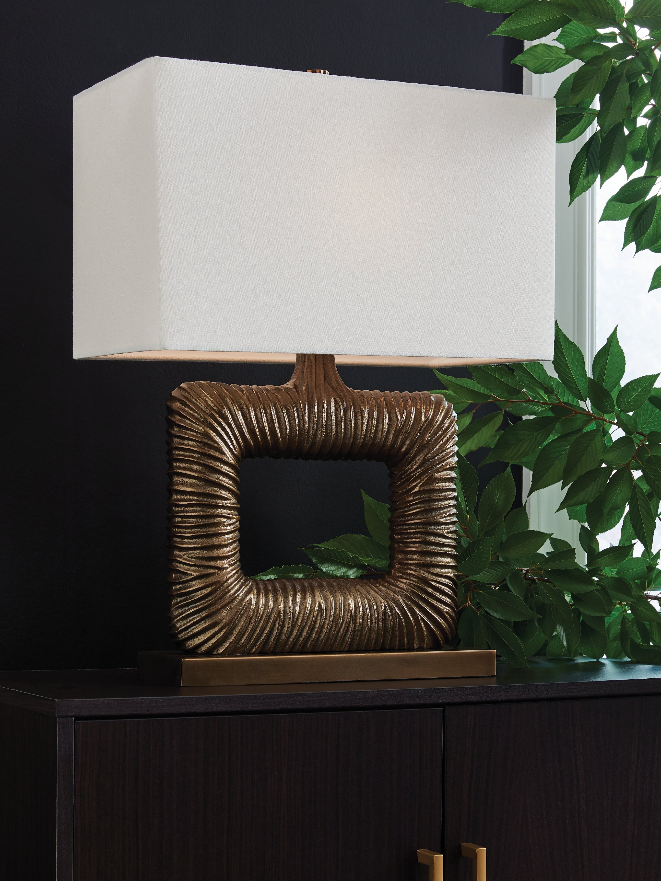 Homestyle Furniture - Ashley Furniture - Garronby Table Lamp - Metal Table Lamp (1/CN) - L207604