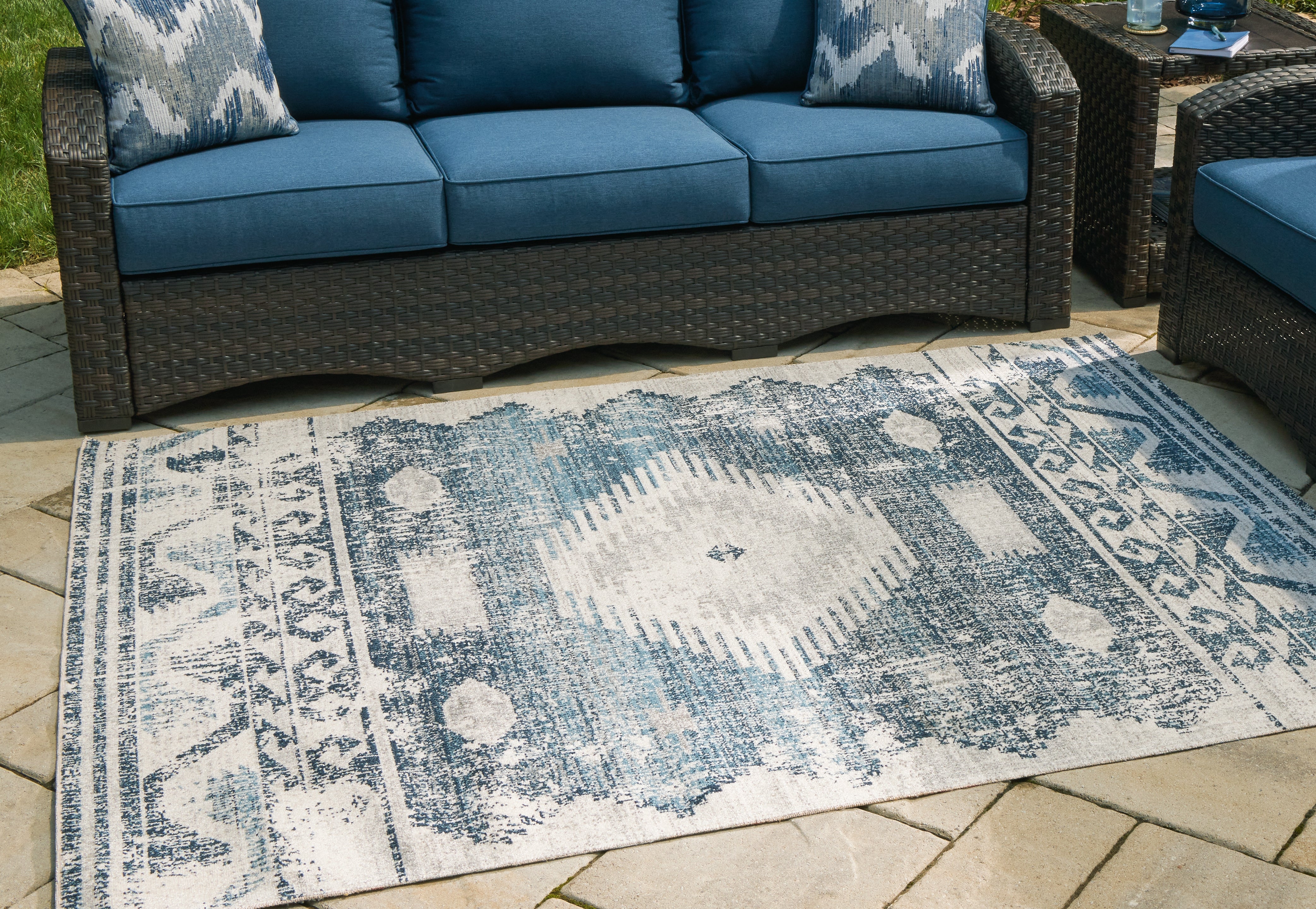 Homestyle Furniture - Ashley Furniture - Daddridge 8' x 10' Rug - 8' x 10' Rug - R900101