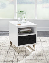 Homestyle Furniture - Ashley Furniture - Gardoni Chairside End Table - Chair Side End Table - T756-7