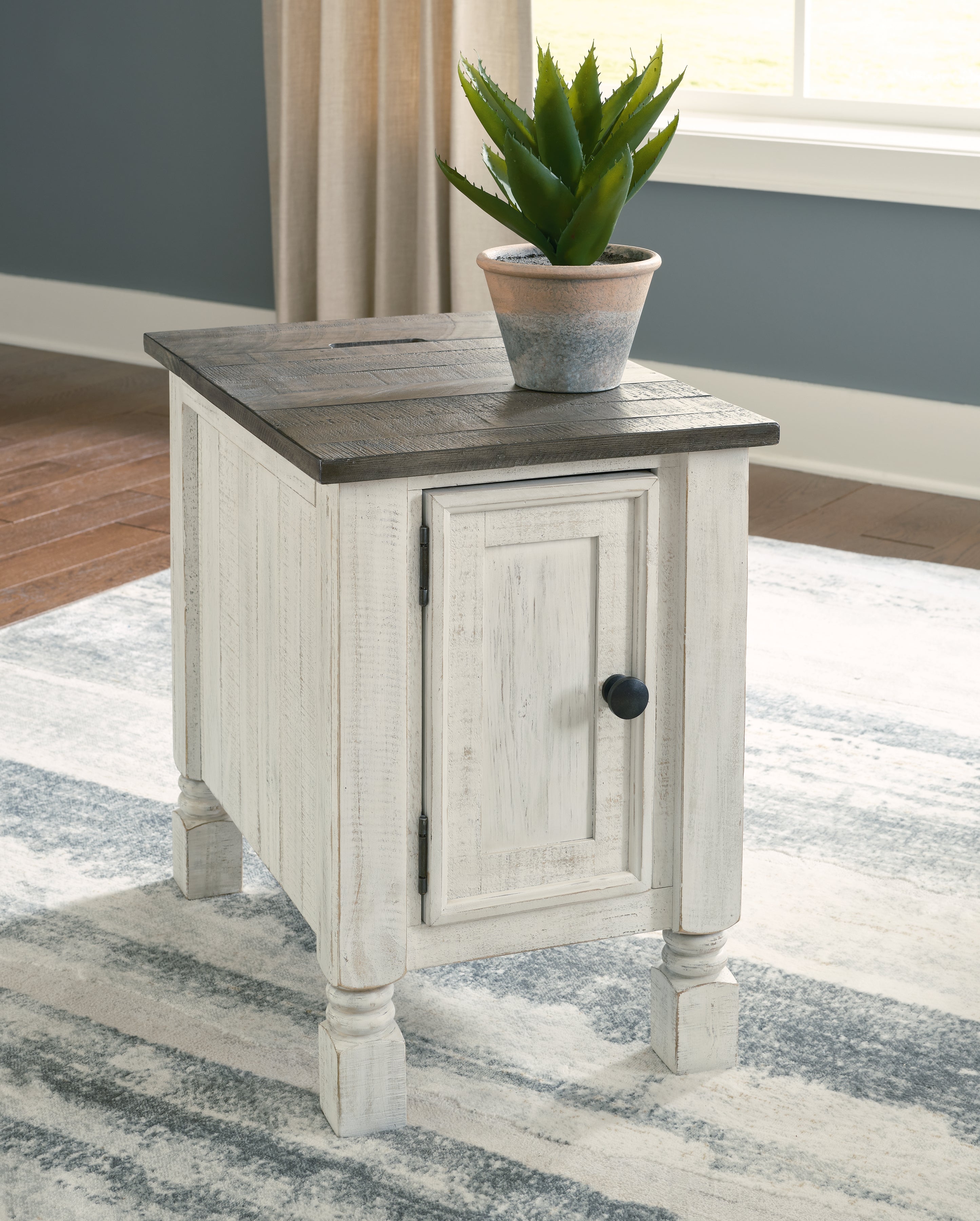 Homestyle Furniture - Ashley Furniture - Havalance Chairside End Table - Chair Side End Table - T994-7