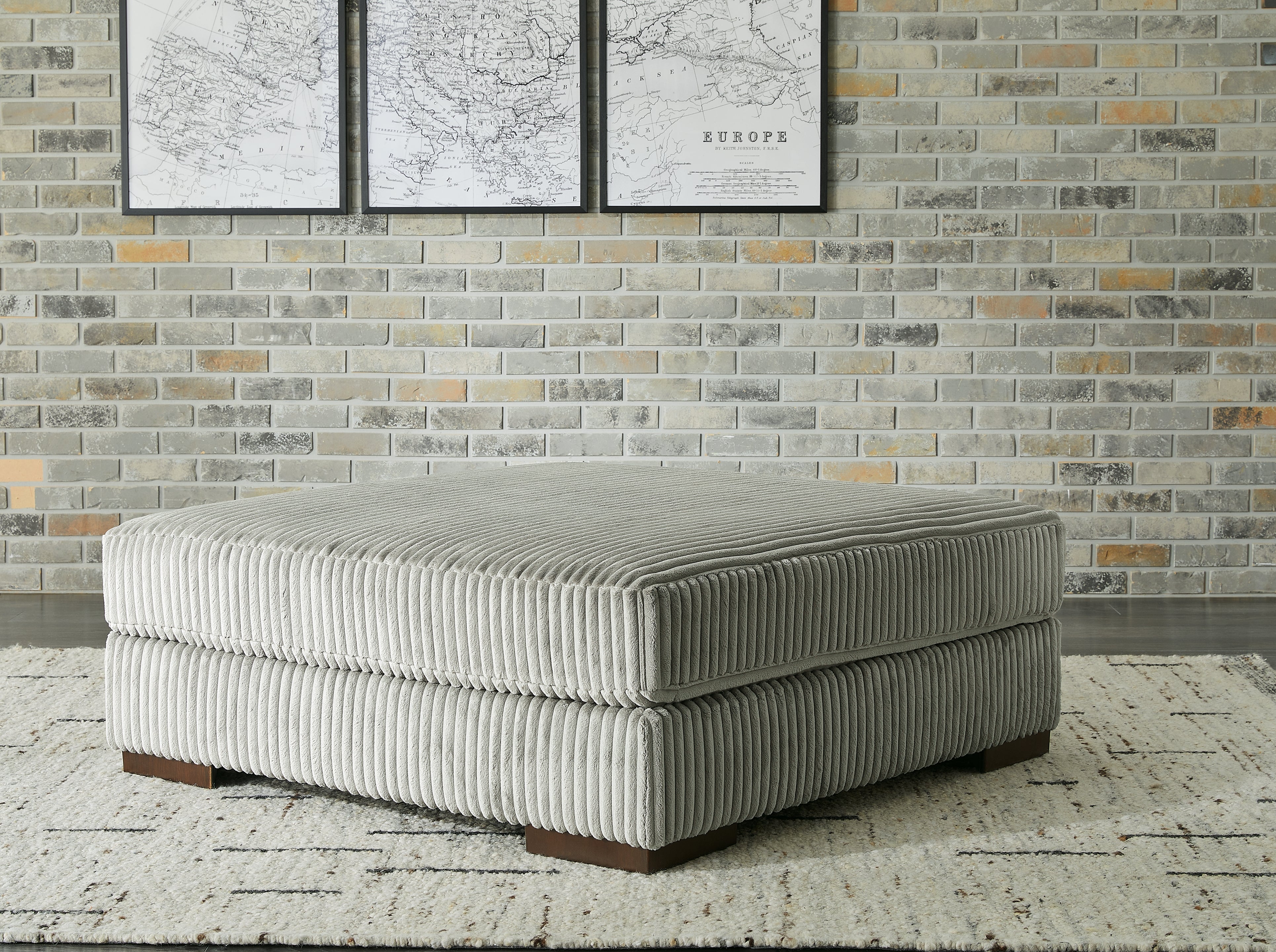 Homestyle Furniture - Ashley Furniture - Lindyn Oversized Accent Ottoman - Oversized Accent Ottoman - 2110508