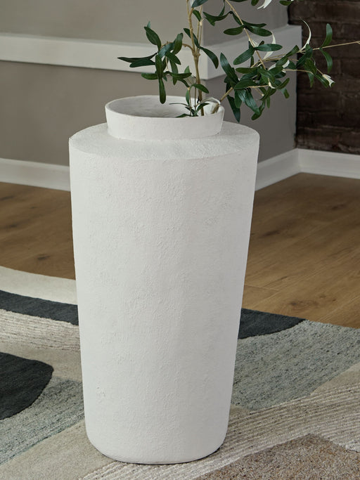 Flurinworth Vase  Homestyle Furniture (ARk)