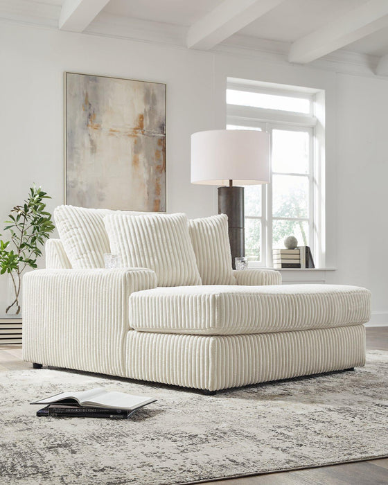 Lindyn Chaise READY IN STOCK