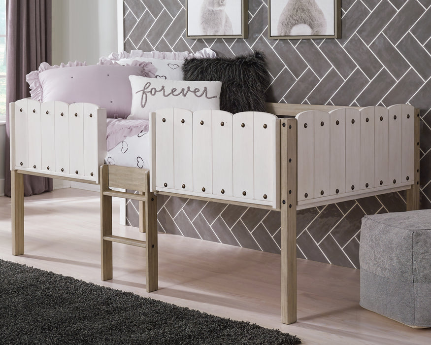 Wrenalyn Bedroom  Homestyle Furniture (ARk)