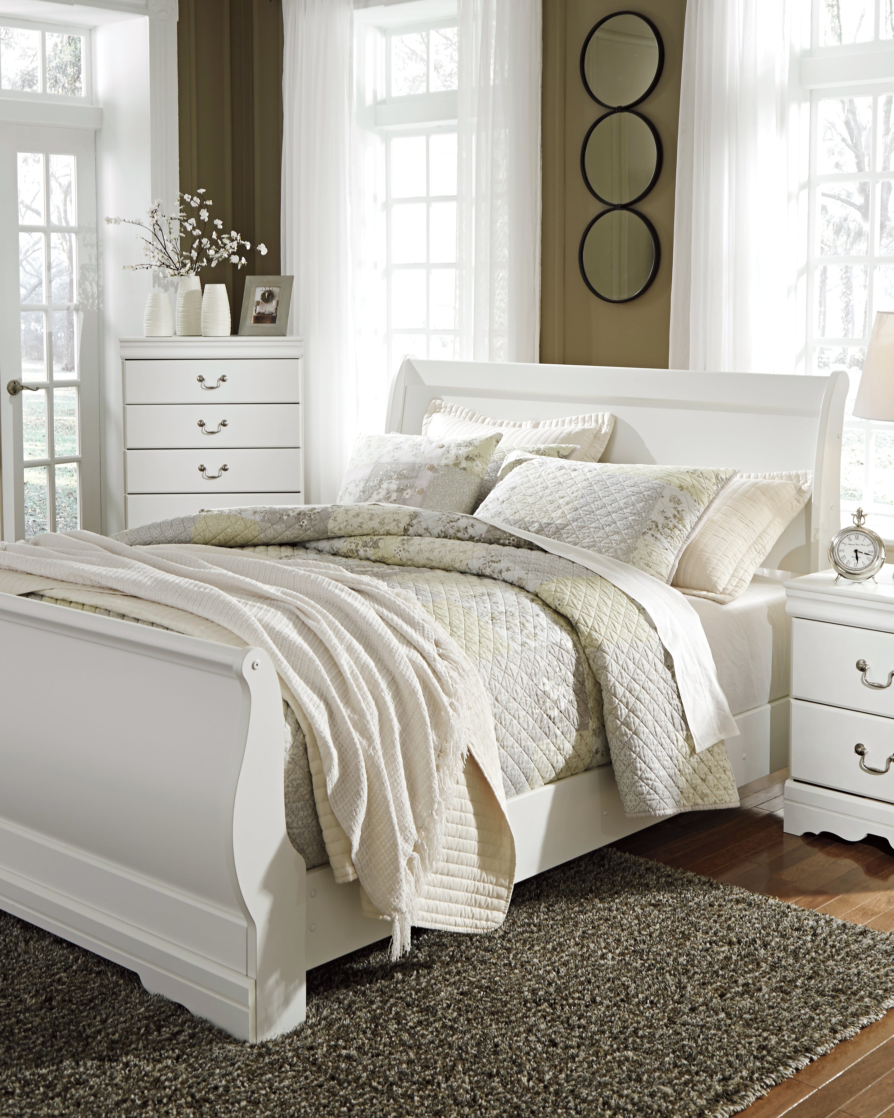 Homestyle Furniture - Ashley Furniture - Anarasia Queen Sleigh Bed with Chest of Drawers and Nightstand - Queen Sleigh Bed with Chest of Drawers and Nightstand - B129B12