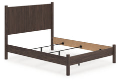 Pamytta Queen Panel Bed, Dresser, Mirror and Nightstand
