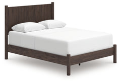 Pamytta Queen Panel Bed, Dresser, Mirror and Nightstand