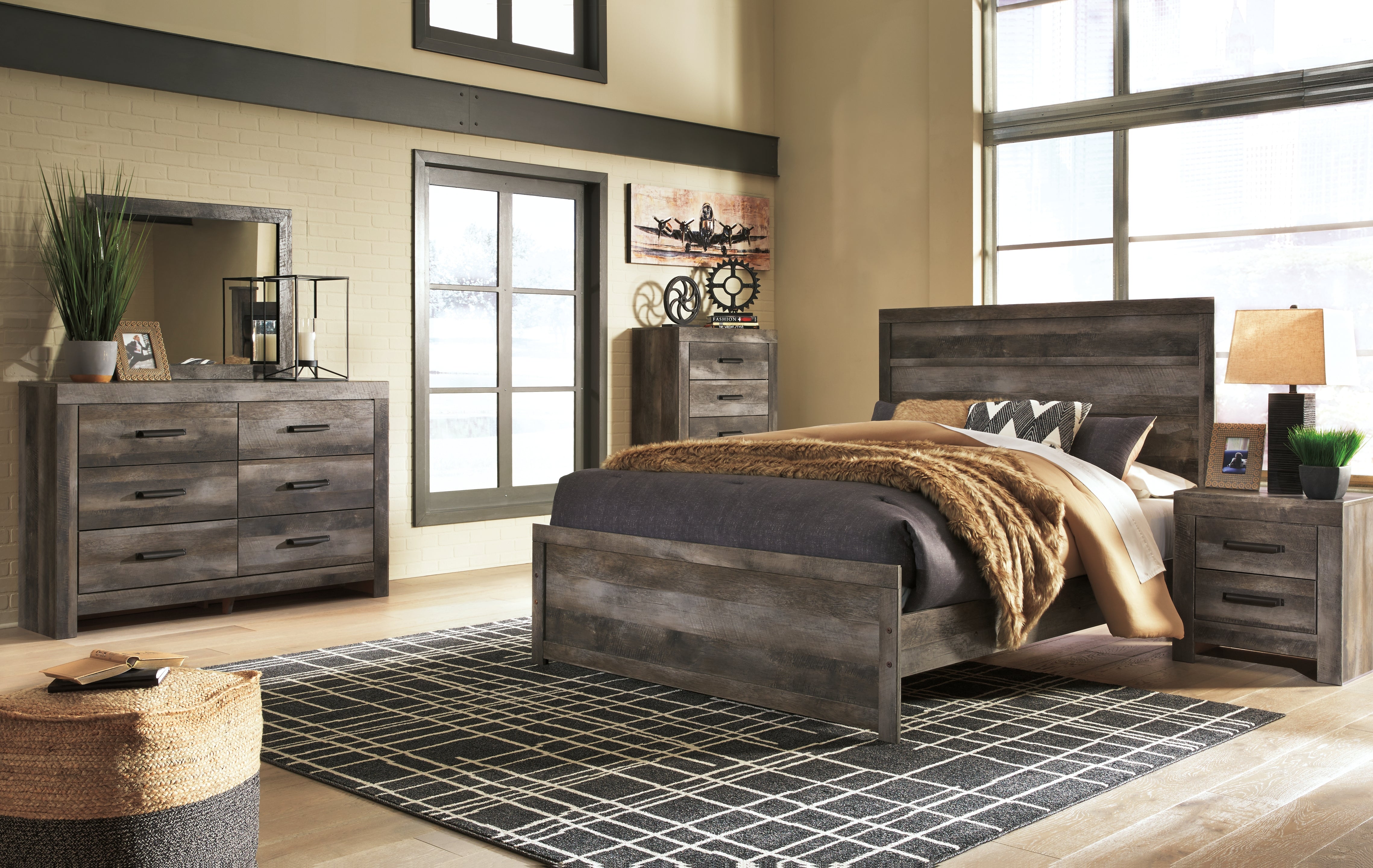 Homestyle Furniture - Ashley Furniture - Wynnlow Queen Panel Bed, Dresser, Mirror, Chest and 2 Nightstands - Queen Panel Bed, Dresser, Mirror, Chest and 2 Nightstands - B440B41