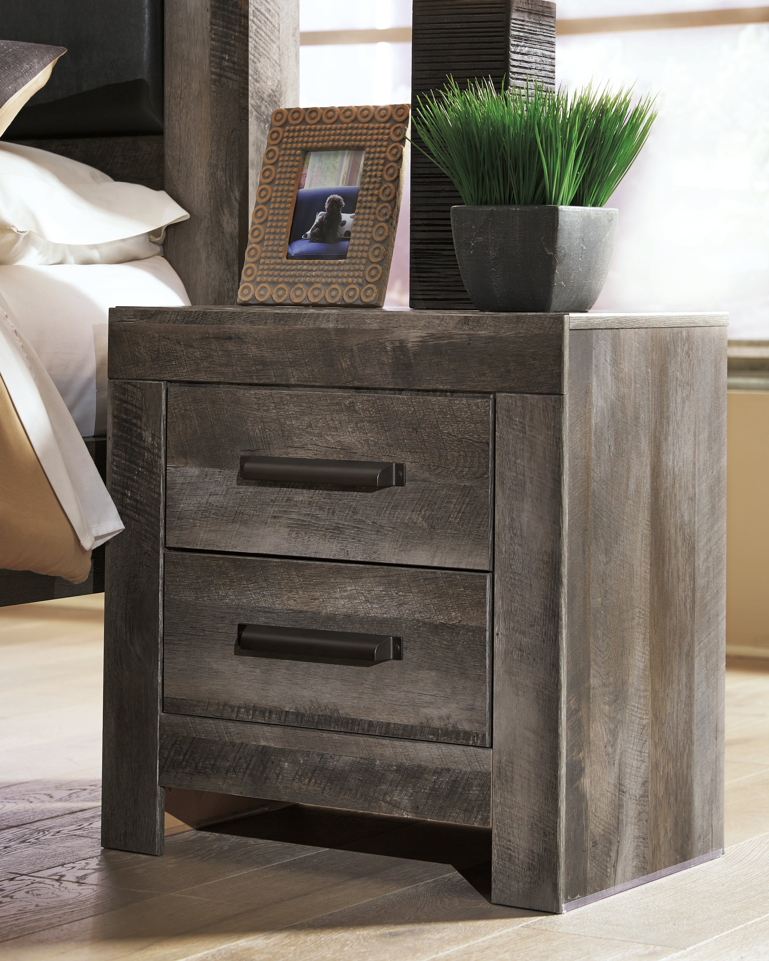 Homestyle Furniture - Ashley Furniture - Wynnlow Nightstand - Two Drawer Night Stand - B440-92