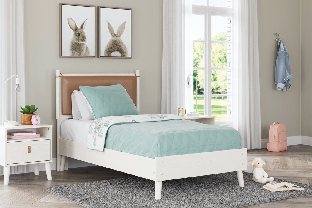 Aprilyn Bedroom  Homestyle Furniture (ARk)