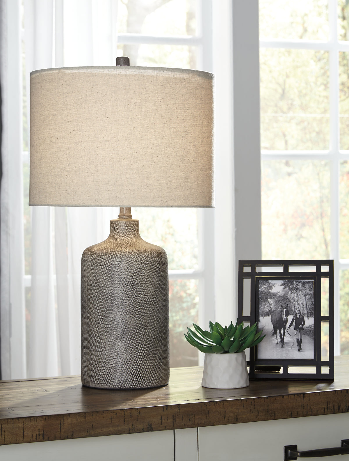 Homestyle Furniture - Ashley Furniture - Linus Table Lamp - Ceramic Table Lamp (1/CN) - L117964