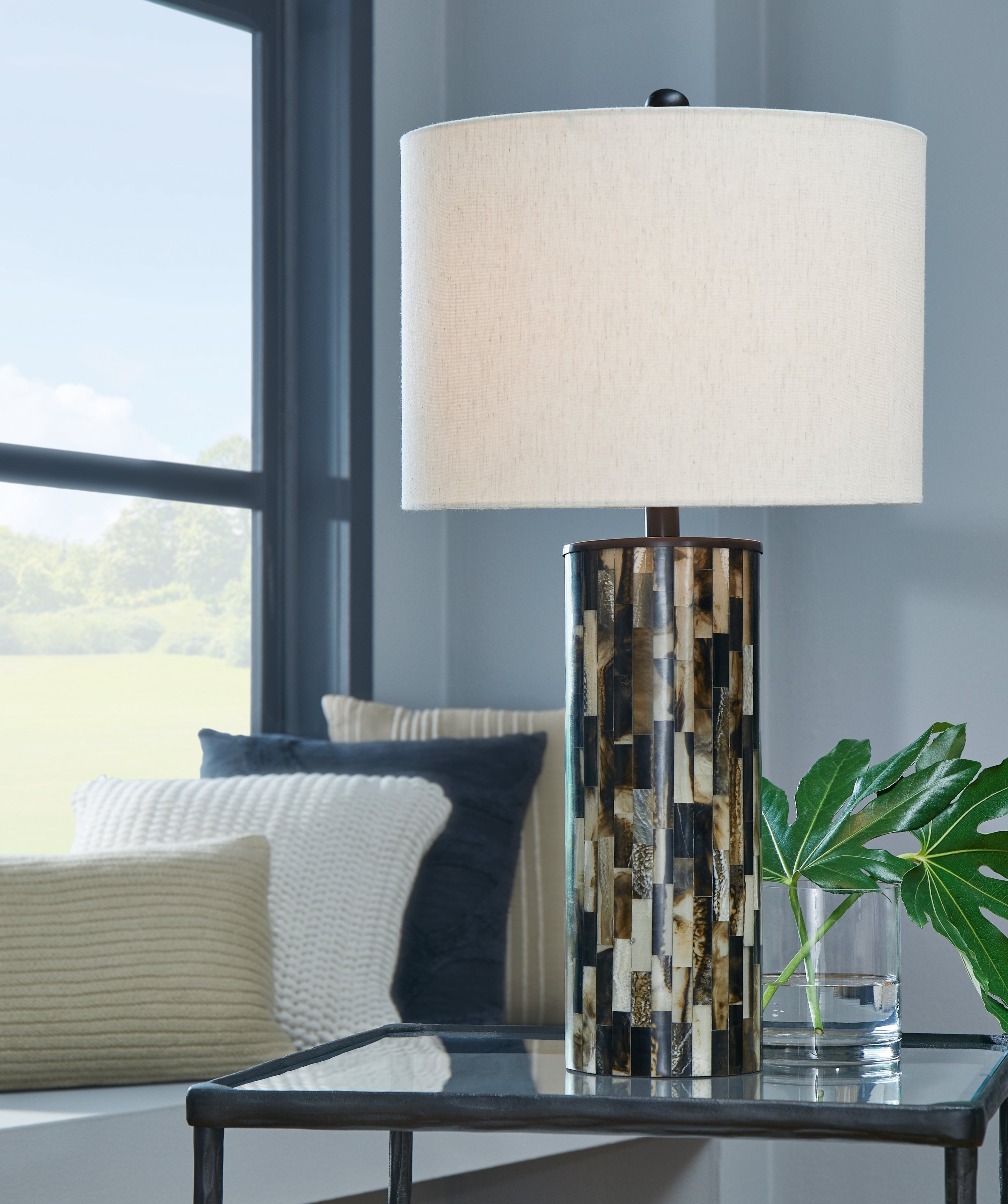 Homestyle Furniture - Ashley Furniture - Ellford Table Lamp - Poly Table Lamp (1/CN) - L235684