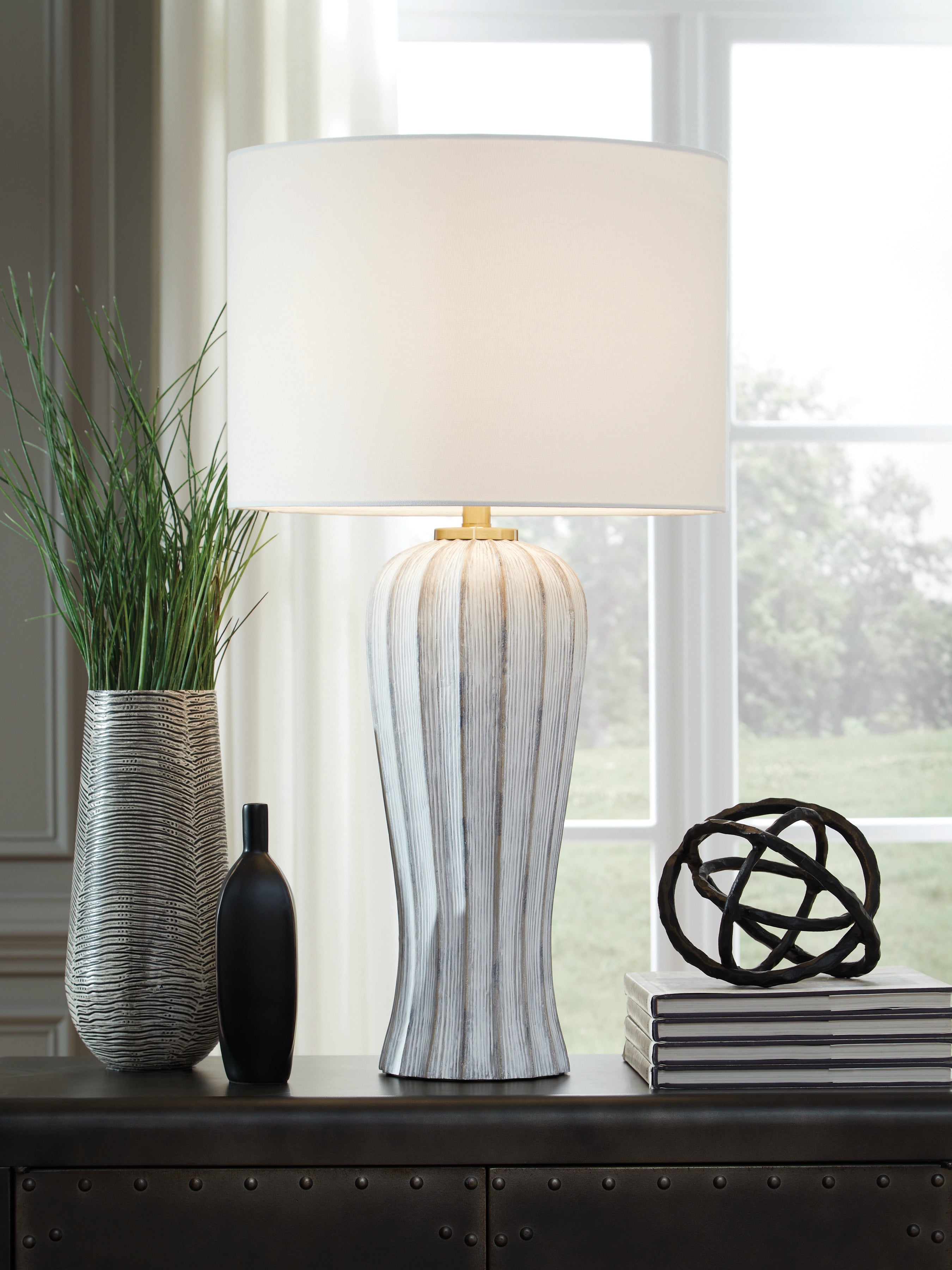 Homestyle Furniture - Ashley Furniture - Lanwell Table Lamp - Poly Table Lamp (1/CN) - L235894