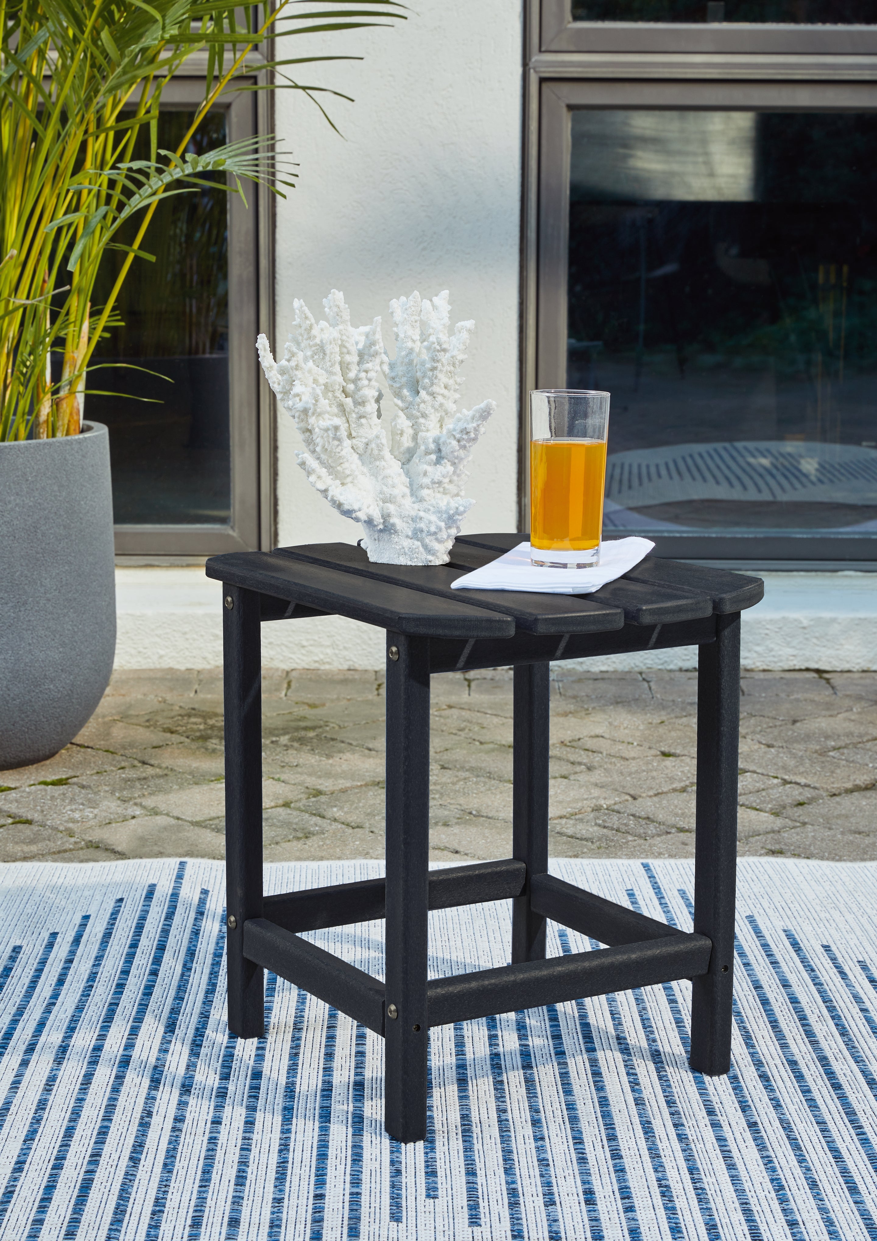Homestyle Furniture - Ashley Furniture - Sundown Treasure End Table - End Table / Black - P008-703