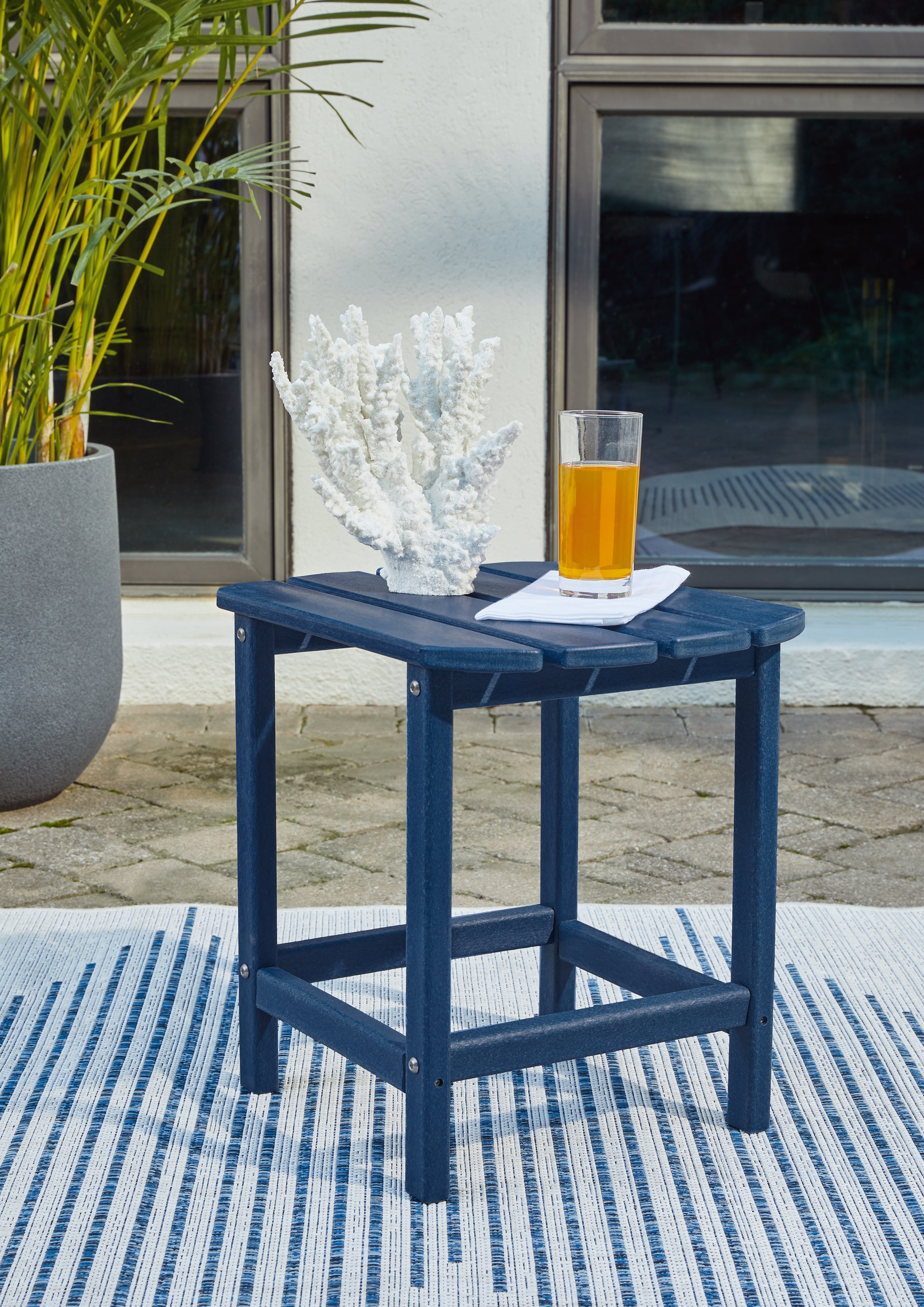 Homestyle Furniture - Ashley Furniture - Sundown Treasure End Table - End Table / Blue - P009-703