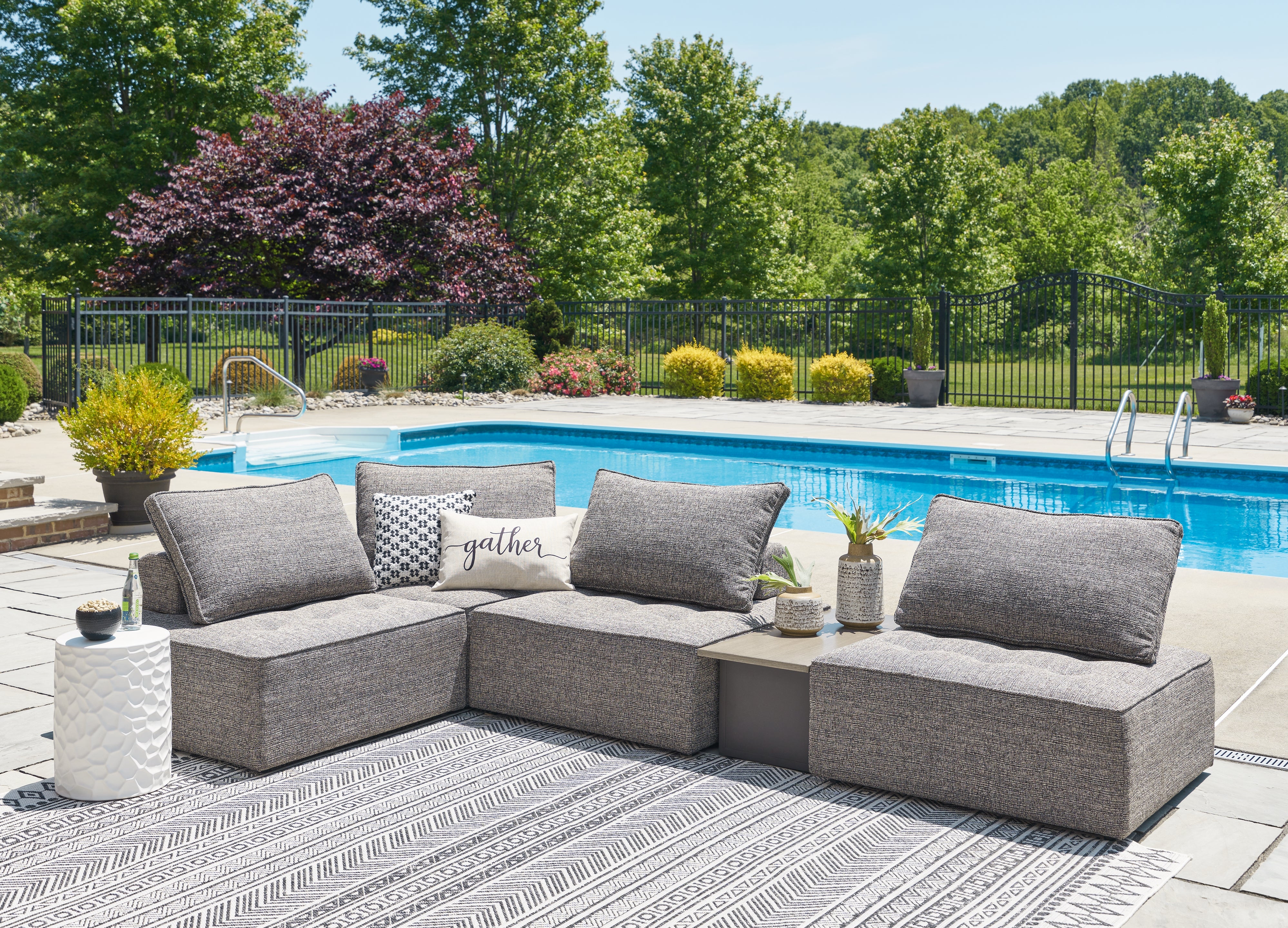 Homestyle Furniture - Ashley Furniture - Bree Zee 5-Piece Outdoor Sectional - 5-Piece Outdoor Sectional - P160P5