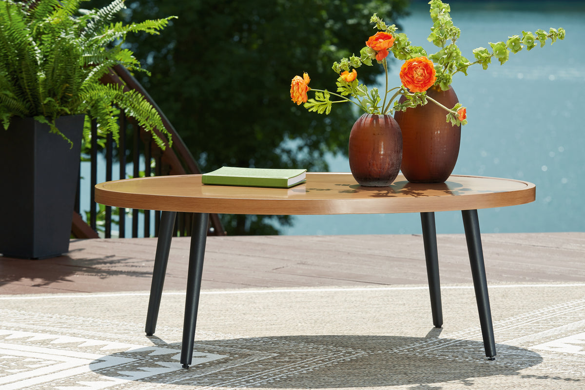 Homestyle Furniture - Ashley Furniture - Horizon Hall Outdoor Coffee Table - Cocktail Table - P572-701