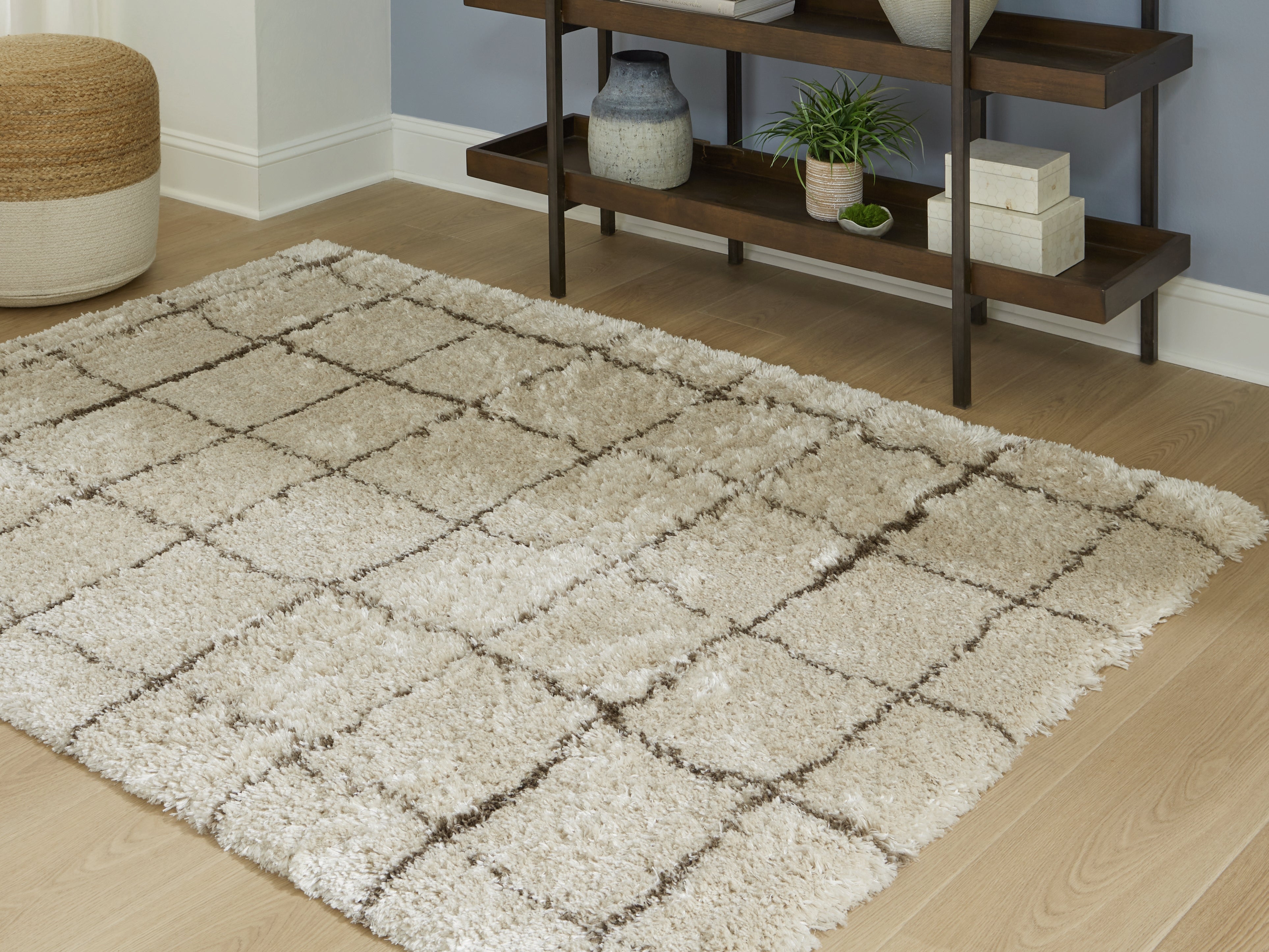 Homestyle Furniture - Ashley Furniture - Wrenlow 8' x 10' Rug - 8' x 10' Rug / Cream/Brown - R407211