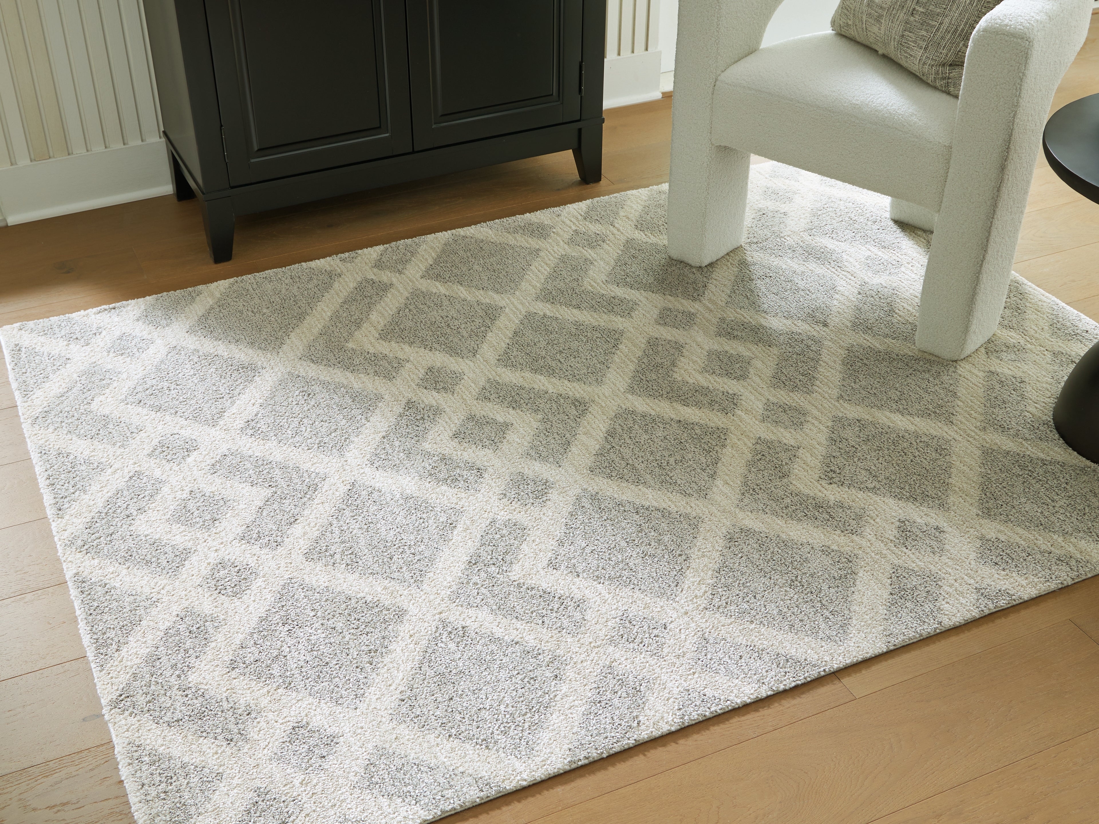 Homestyle Furniture - Ashley Furniture - Unawick Medium Rug - Medium Rug - R407332