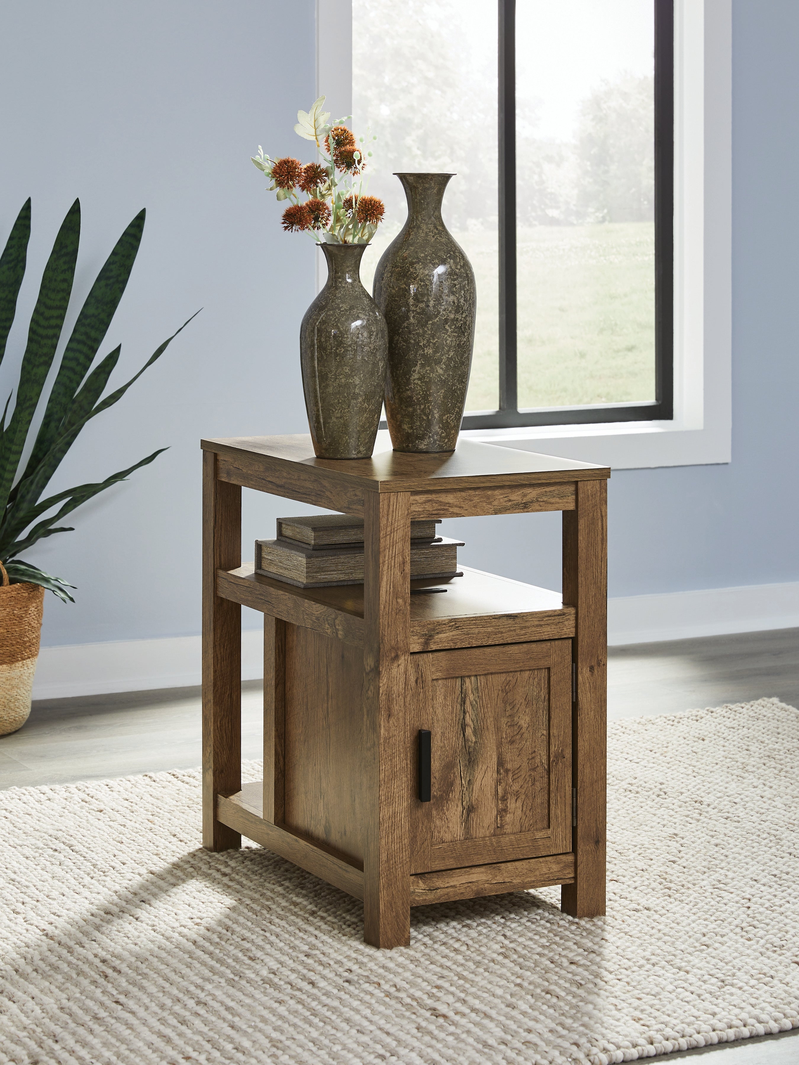 Homestyle Furniture - Ashley Furniture - Fendenmore Chairside End Table - Chair Side End Table / Brown - T190-117