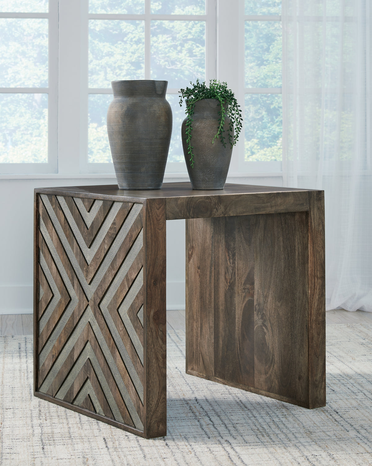 Homestyle Furniture - Ashley Furniture - Dreggan End Table - Square End Table - T567-2