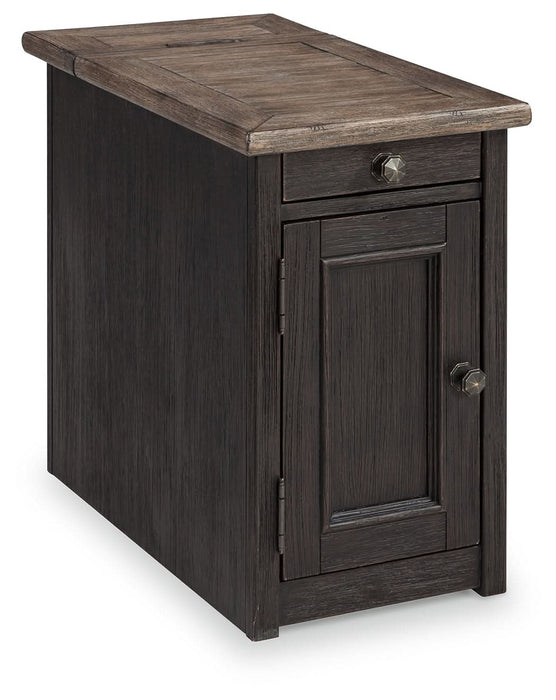 Tyler Creek Chairside End Table with USB Ports & Outlets  Homestyle Furniture (ARk)