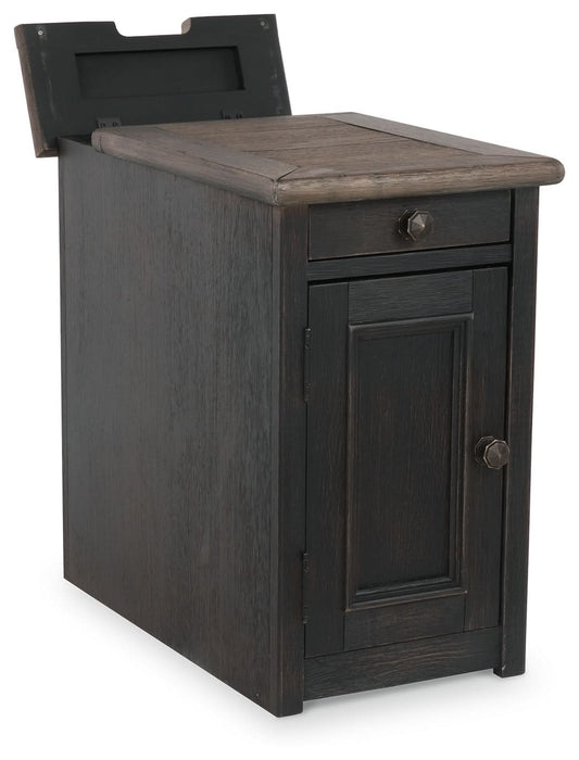 Tyler Creek Chairside End Table with USB Ports & Outlets  Homestyle Furniture (ARk)