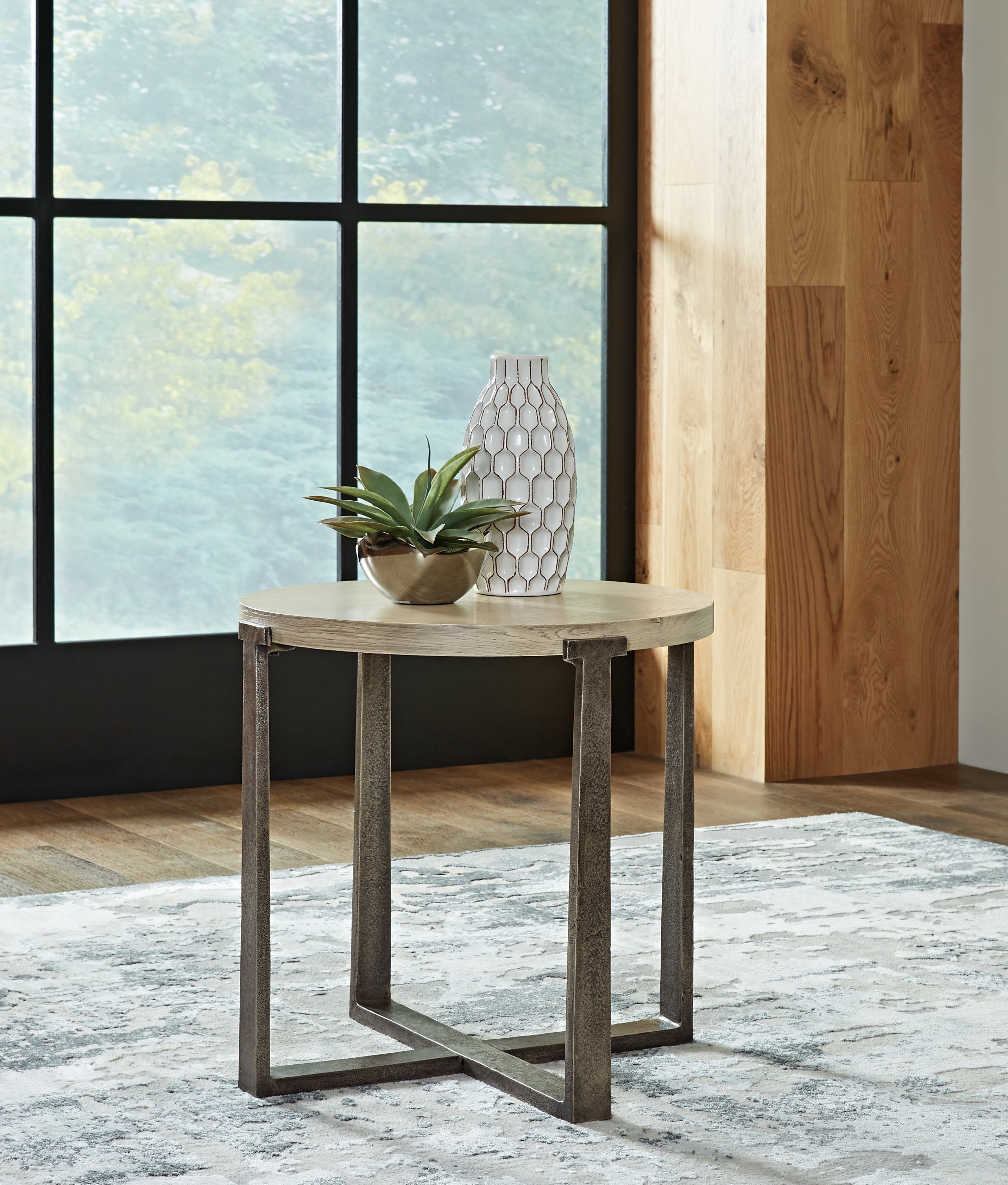 Homestyle Furniture - Ashley Furniture - Dalenville End Table - Round End Table - T965-6