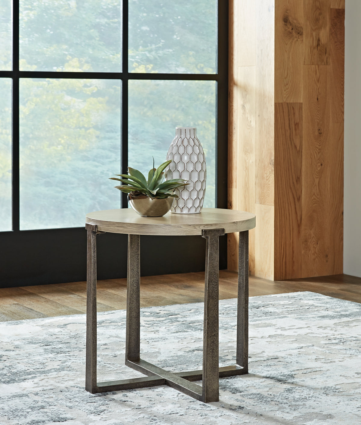 Homestyle Furniture - Ashley Furniture - Dalenville End Table - Round End Table - T965-6