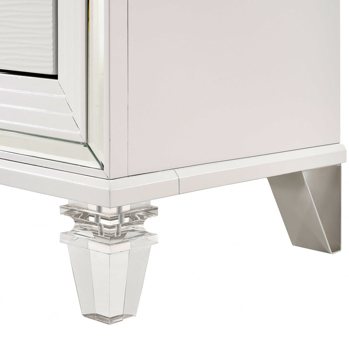 Twenty Nine Dressing Set w/LED & USB Plug White